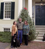 Reed Iland Farm presents tree to Gov. Warner's wife Lisa Collis
